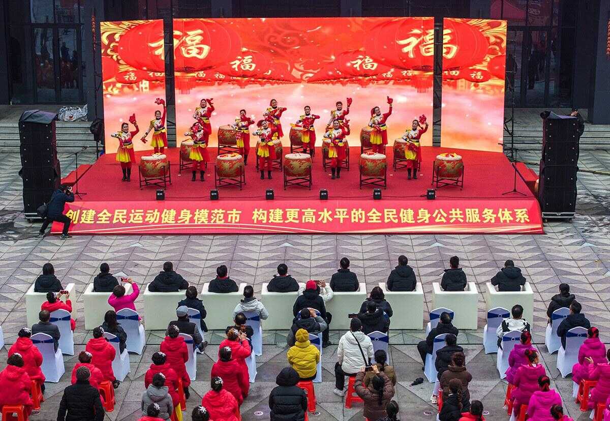 墨重彩的一